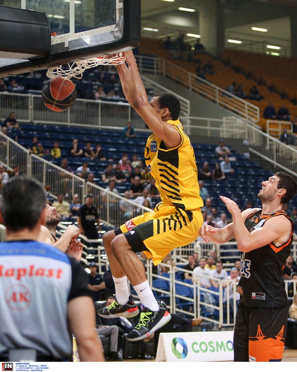 Χάντερ στο Onsports: «Δεν δίνουμε σημασία στα αρνητικά σχόλια, θα τελειώσουμε τη σειρά στην Πάτρα»