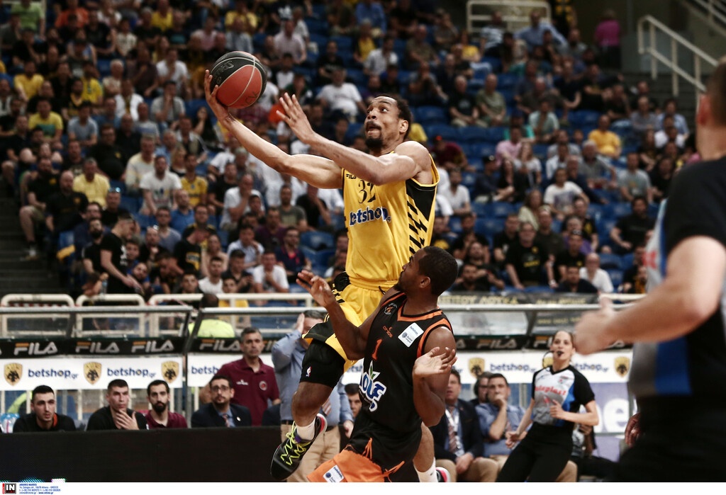 Χάντερ στο Onsports: «Δεν δίνουμε σημασία στα αρνητικά σχόλια, θα τελειώσουμε τη σειρά στην Πάτρα»