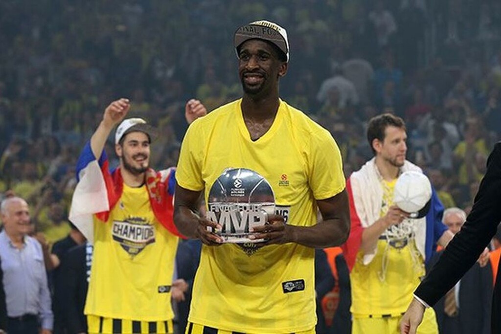 «Βόμβα»: Επιστρέφει στην Ευρώπη ο Ούντο (photos)