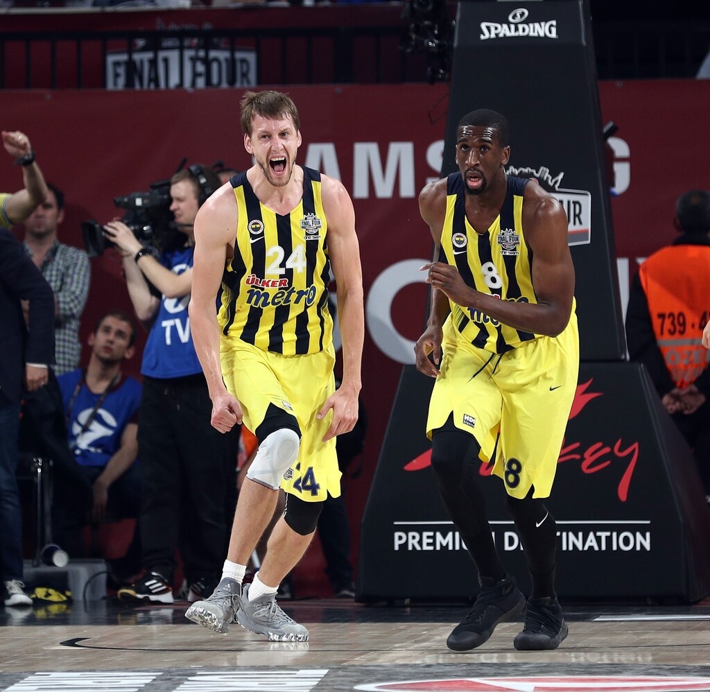 «Βόμβα»: Επιστρέφει στην Ευρώπη ο Ούντο (photos)