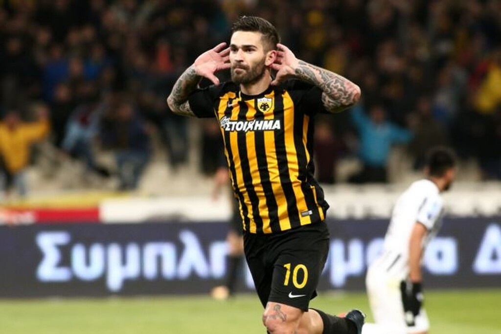 Για παράδειγμα ο Μάρκο Λιβάγια με τα νέα δεδομένα μπορεί να αγωνιστεί στην κορυφή της επίθεσης και όχι σε άλλον ρόλο όπως επί Χιμένεθ.