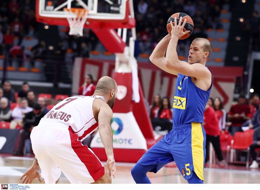 Ο Γιάννης Σφαιρόπουλος θέλει να τον πάρει ως αντικαταστάτη του Μάικλ Ρολ, ο οποίος αναμένεται να αποχωρήσει μετά από δύο χρόνια