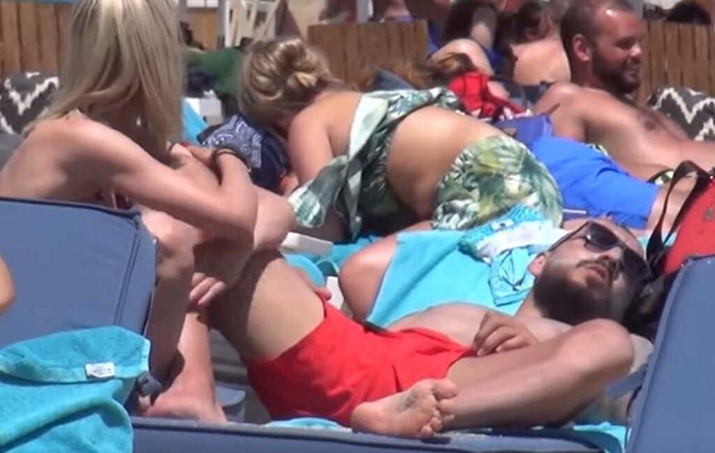 «Λιώνει» στη Μύκονο ο Μήτρογλου (video+photos)