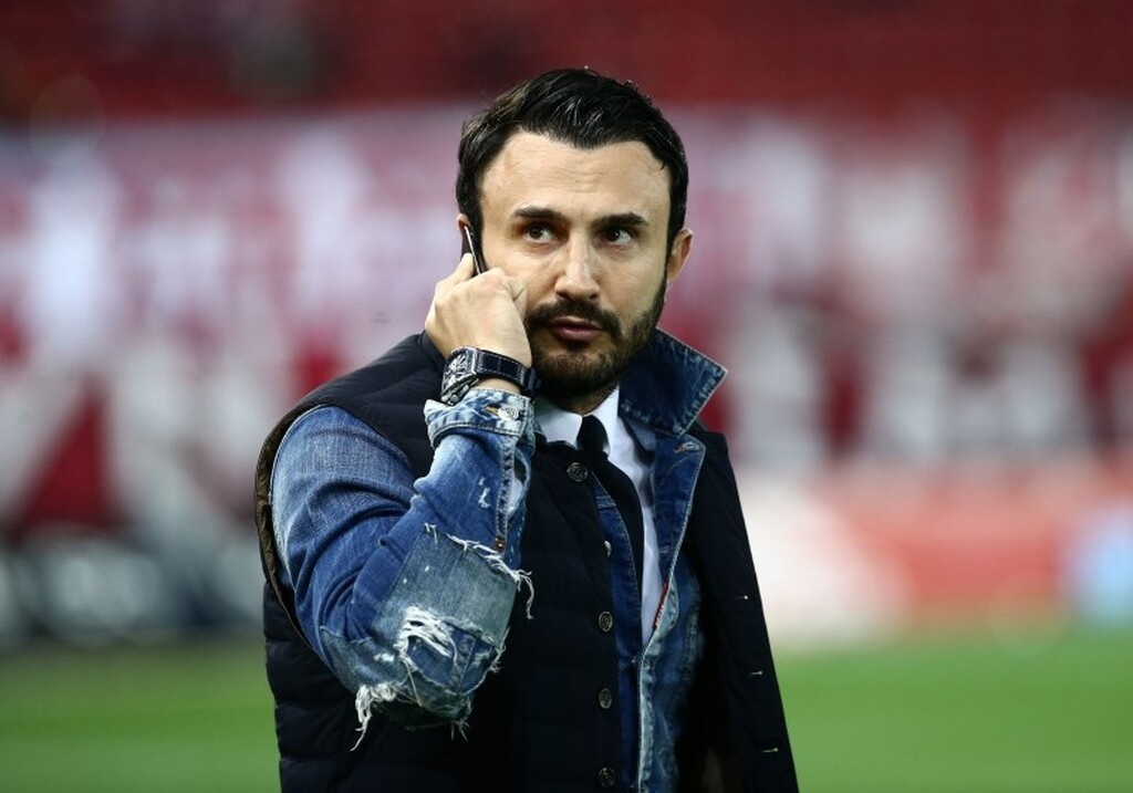 Ο Θόδωρος Καρυπίδης βρέθηκε πριν από κάποιες μέρες στο Λονδίνο, προκειμένου να εξετάσει την περίπτωση ενός ποδοσφαιριστή, η απόκτηση του οποίου θα αποτελούσε… βόμβα για τα ελληνικά δεδομένα.