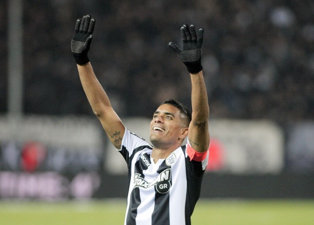 Όμως ο Μάτος βρίσκεται στο 33 έτος της ηλικίας του και φυσικά οι αντοχές του θα μειώνονται. Έτσι στον ΠΑΟΚ κινήθηκαν αστραπιαία και φαίνεται πως βρήκαν τον παίκτη που θα φτιάξει ένα σούπερ δίδυμο με τον Βραζιλιάνο στη δεξιά πλευρά.