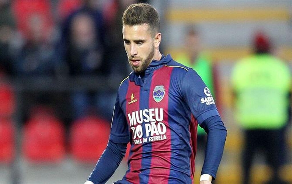 Ο Πορτογάλος μπακ τη σεζόν που μας πέρασε πραγματοποίησε 26 επίσημες συμμετοχές και πρόκειται για έναν μπακ με αρκετά επιθετικά στοιχεία στο παιχνίδι του.