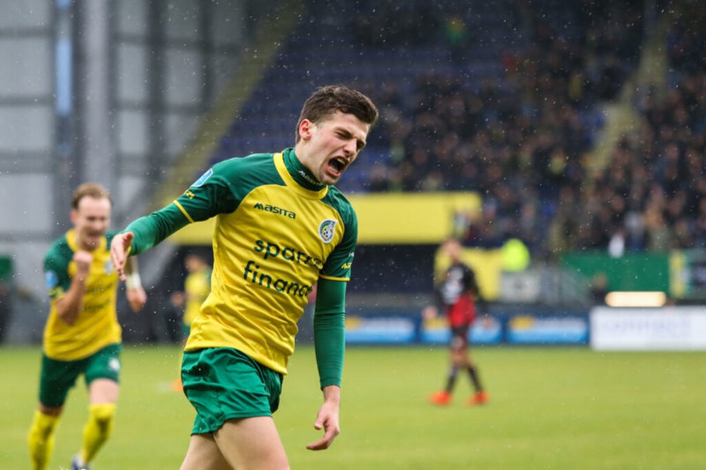 Ο λόγος για τον Λάζαρο Λάμπρου, που πραγματοποίησε εξαιρετικές εμφανίσεις με την Φορτούνα Σιτάρντ.