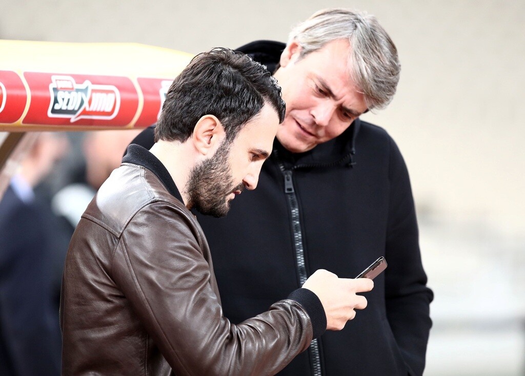 Παράλληλα, στην ΠΑΕ δουλεύουν περιπτώσεις κεντρικών αμυντικών και μεσοεπιθετικών, προκειμένου να παρουσιαστούν έτοιμοι στο ξεκίνημα της νέας σεζόν.