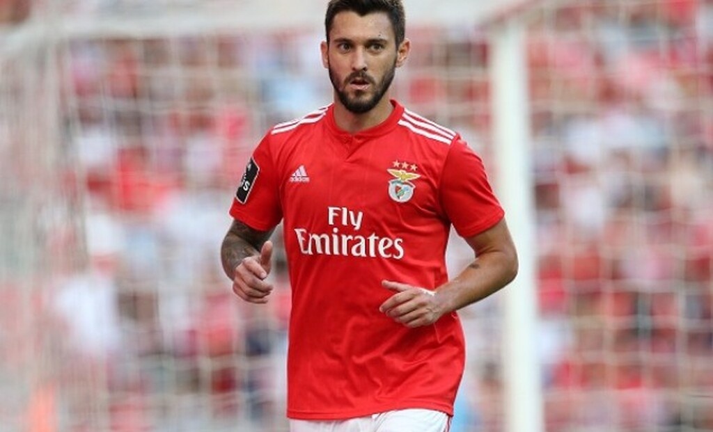 Ο Ολυμπιακός κοιτάει πλέον άλλες λύσεις για να μη χάνει χρόνο. Κι εκτός από τον Φακούντο Φερέιρα της Μπενφίκα, παίζει κι άλλος φορ.