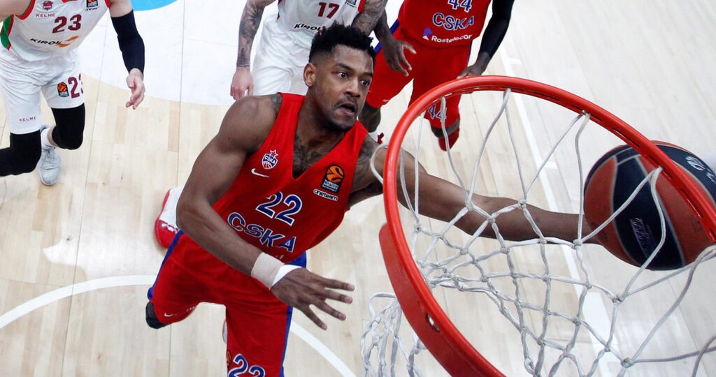 Με την ομάδα του στρατού πανηγύρισε δύο φορές (2016, 2019) την κατάκτηση του τροπαίου στην κορυφαία διοργάνωση.