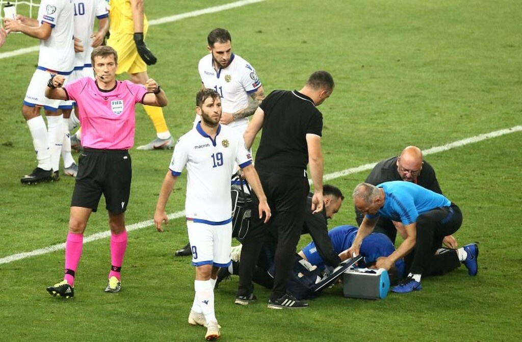 Ελλάδα – Αρμενία: Σφοδρή σύγκρουση και… ματωμένο κεφάλι για Σιόβα (photos+videos)