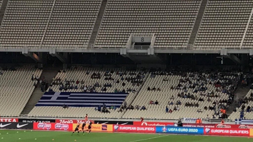 Ελλάδα-Αρμενία: Άδειο το ΟΑΚΑ λόγω βροχής (photos)