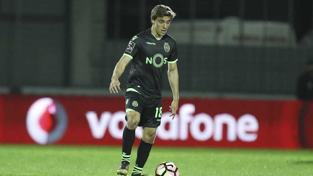 Ζεράλδες! Ο 24χρονος Πορτογάλος μέσος αποτελεί τον «εκλεκτό» του Καρντόσο για τη μεσαία γραμμή της ΑΕΚ και αναμένεται να έρθει σύντομα στην Ελλάδα για υπογραφές.