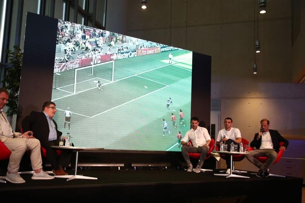 Στην παρουσίαση του αφιερώματος για τα 15 χρόνια από το Euro 2004, ήταν εκεί οι άνθρωποι που οδήγησαν στον θρίαμβο...