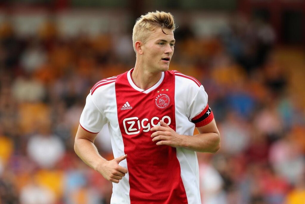 Προχωρά η μεταγραφή του Ντε Λιχτ