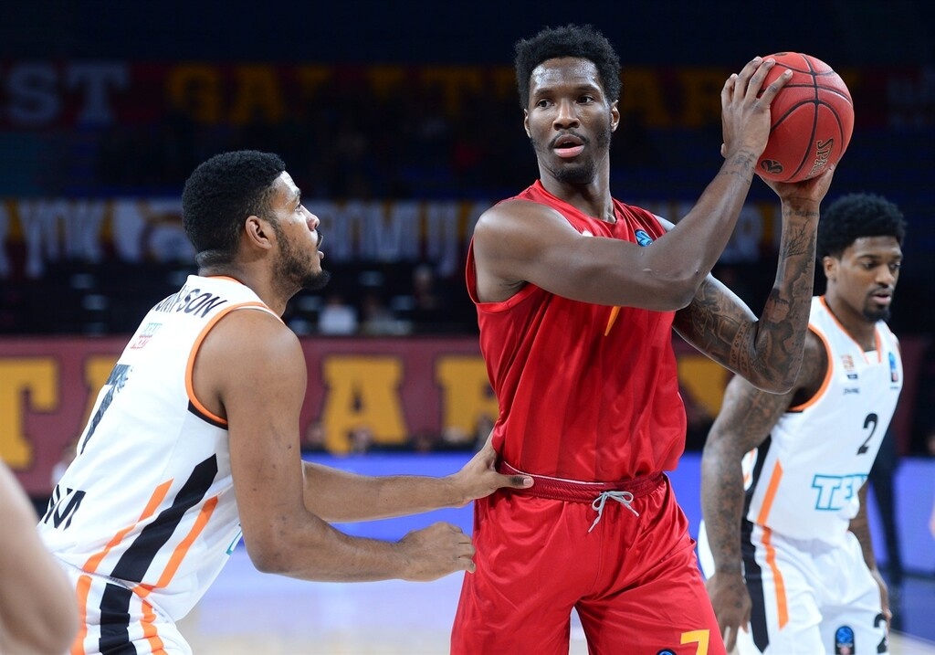 Ο Χέιζ υπέγραψε για 1+1 χρόνια με τη Ζαλγκίρις, όπου θα επιδιώξει να ανεβάσει τις μετοχές του, αγωνιζόμενος στη Euroleague