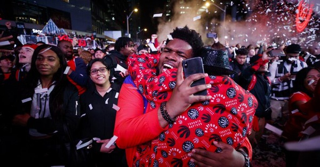 ΝΒΑ: «Κάηκε» το Τορόντο για την κατάκτηση του Πρωταθλήματος (videos+photos)