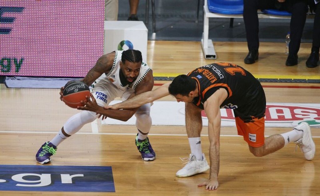 Τρομερή αλλαγή στο look του Λάνγκφορντ (photos)