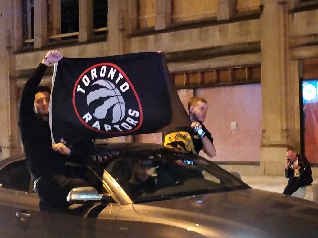 ΝΒΑ: «Κάηκε» το Τορόντο για την κατάκτηση του Πρωταθλήματος (videos+photos)