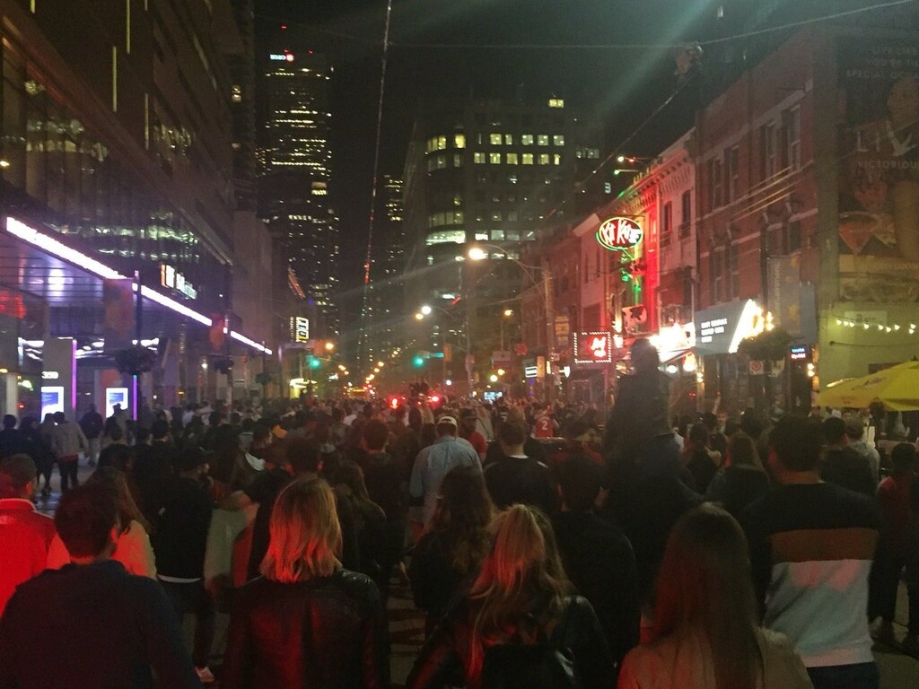 ΝΒΑ: «Κάηκε» το Τορόντο για την κατάκτηση του Πρωταθλήματος (videos+photos)