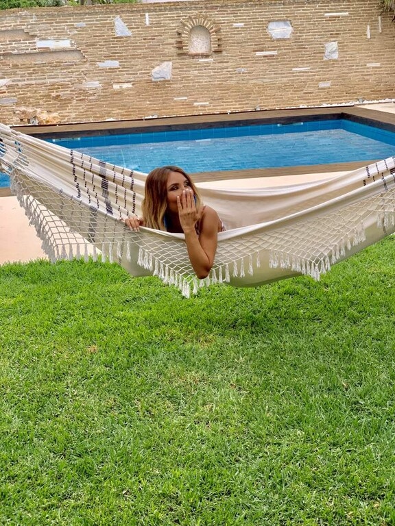 Η «ανδρική κολώνια» της Κατερίνας Νάκα