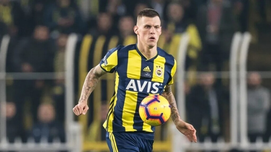 Ο Σλοβάκος, όμως, μιλάει με τη Φενέρμπαχτσε για να ανανεώσει μαζί της...