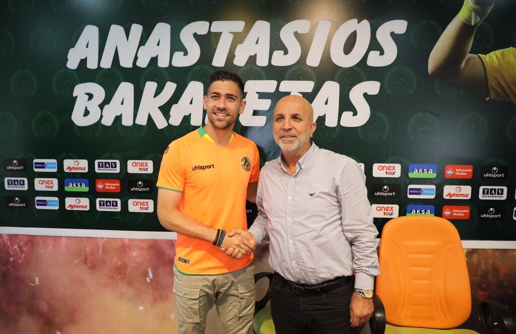 Μπακασέτας: «Μιλούσα κάθε μέρα με τον Τζαβέλλα» (video+photos)