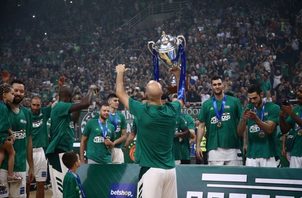 Όλα τα βίντεο από το γλέντι του νταμπλούχου Παναθηναϊκού (videos+photos)