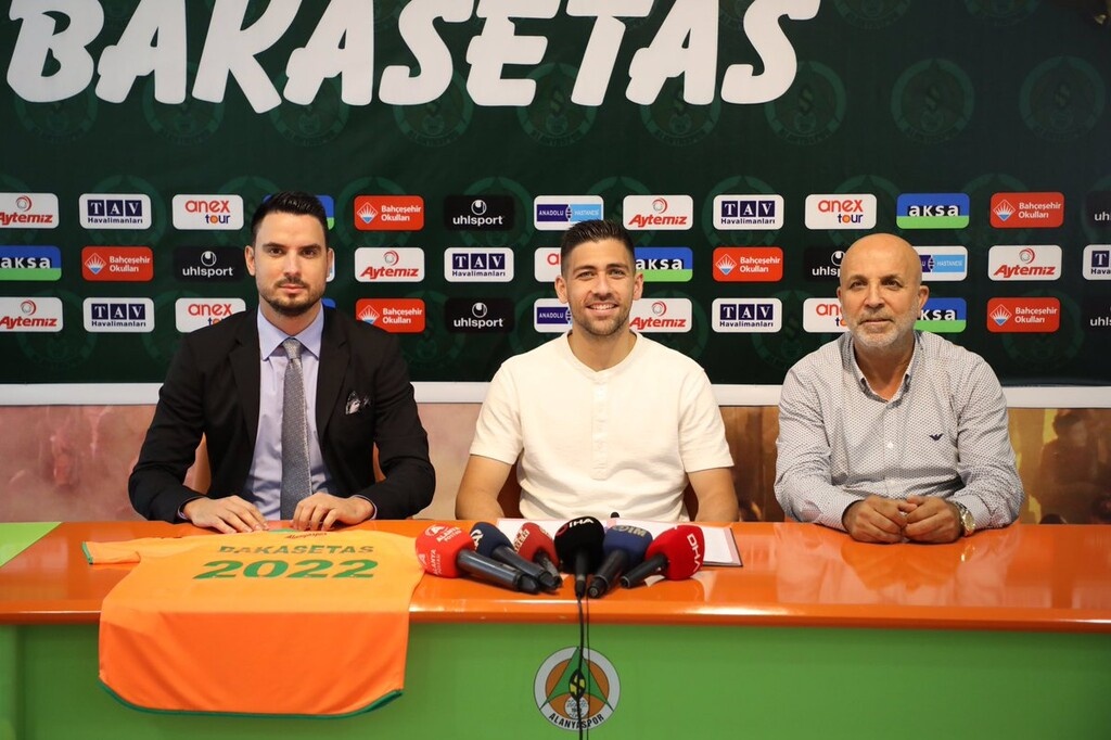 Μπακασέτας: «Μιλούσα κάθε μέρα με τον Τζαβέλλα» (video+photos)