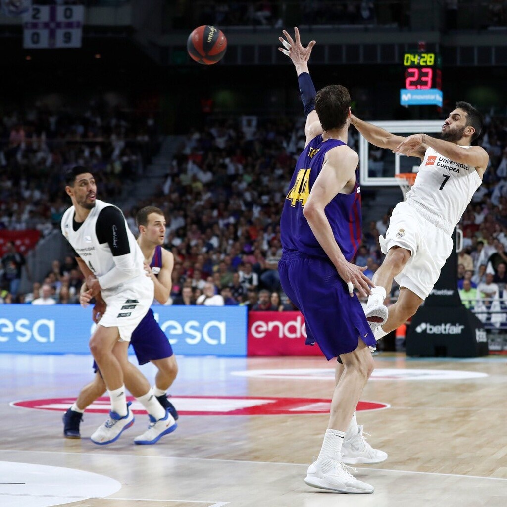 Ρεάλ Μαδρίτης-Μπαρτσελόνα 87-67: Με «περίπατο» πήρε προβάδισμα (photos)