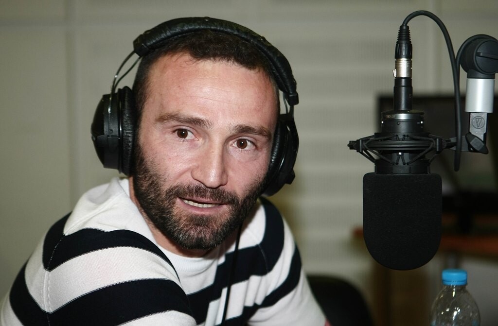 Ο παλαίμαχος επιθετικός δεν βιάστηκε να δώσει την απάντησή του, καθώς ζήτησε κάποια πράγματα, ώστε να μπορεί να δουλέψει όπως εκείνος θέλει