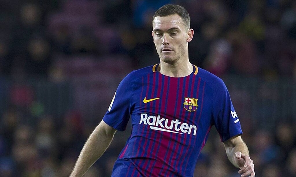 Πρώτος στόχος αποτελούσε ο Τόμας Βερμάελεν, ωστόσο ο Βέλγος αμυντικός απέρριψε την τελευταία πρόταση του Ολυμπιακού καθώς δεν έμεινε ικανοποιημένος από το οικονομικό κομμάτι.