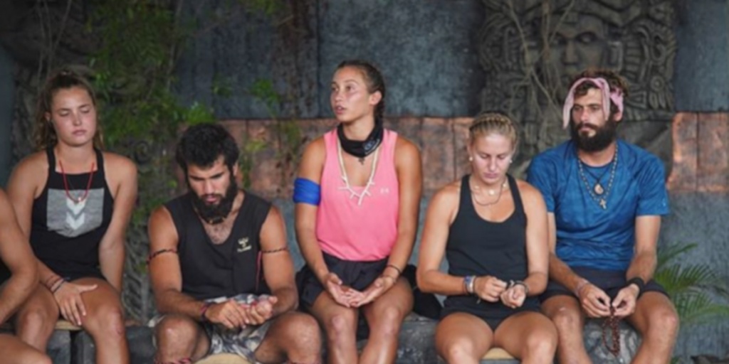 Έτσι, δεν είναι καθόλου απίθανο να γίνει η ανατροπή και να έχουμε φέτος για πρώτη φορά, δύο γυναίκες στον τελικό του Survivor, ο οποίος κατά πληροφορίες θα γίνει στις 30 Ιουνίου και όχι στις αρχές Ιουλίου όπως ήταν προγραμματισμένο.