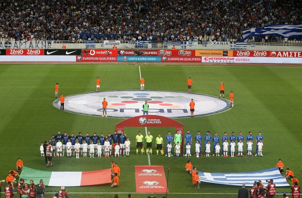 Στο στόχαστρο της UEFA η Ελλάδα για το ματς με την Ιταλία (photos)