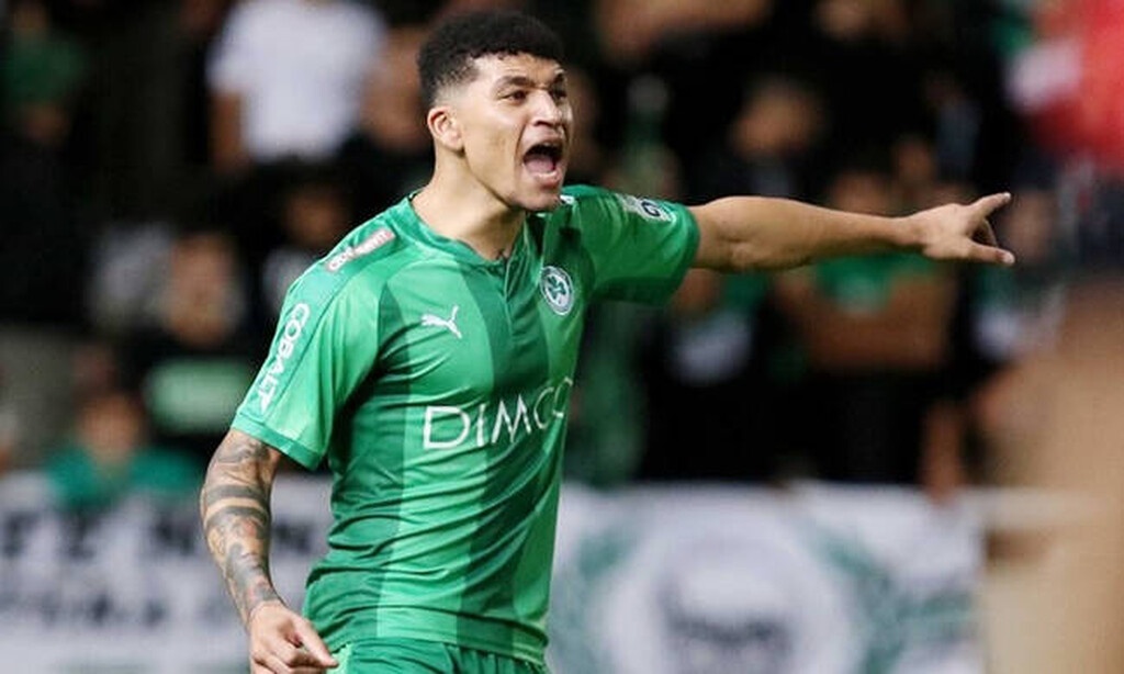 Πάντα στο μπλοκάκι των ανθρώπων του Παναθηναϊκού υπάρχει ο Φάνος Κατελάρης, τον οποίο το τριφύλλι θέλει να πάρει και περιμένει να βρεθεί η φόρμουλα για να μην χρειαστεί να δώσει χρήματα.