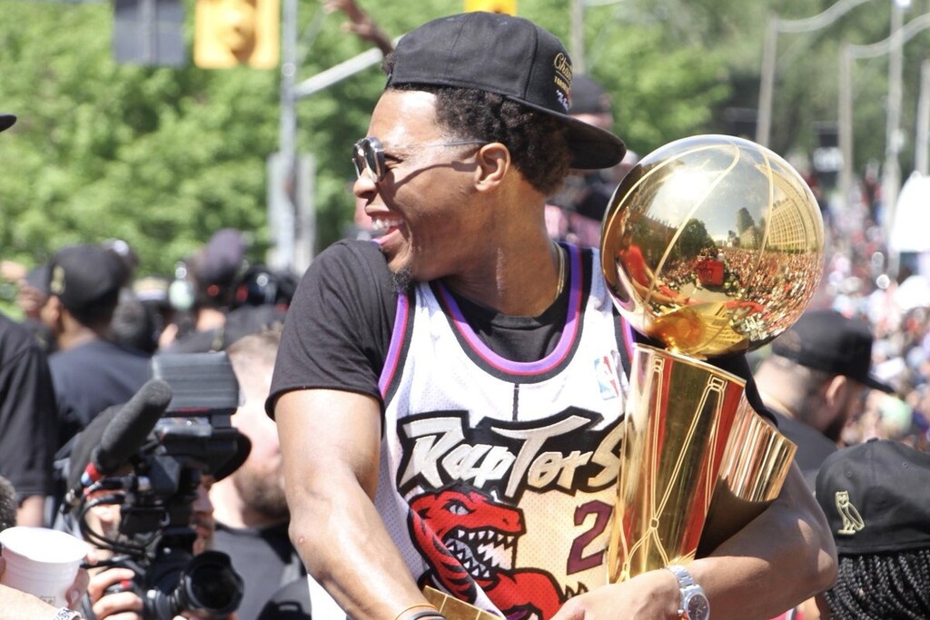 NBA: Η παρέλαση των πρωταθλητών Ράπτορς (videos+photos)