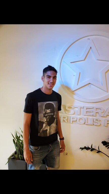 Πρόκειται για τον Ντάνι Σουάρεθ που προέρχεται από τις ακαδημίες της Ρεάλ Μαδρίτης, με την οποία μέτρησε 54 συμμετοχές και 5 γκολ.