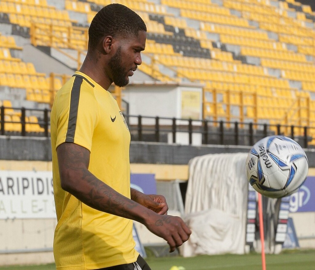 Ο Ιντέγε είναι και επίσημα ποδοσφαιριστής του Άρη και πλέον οι άνθρωποι των «κιτρίνων» ετοιμάζουν τις επόμενες κινήσεις ενίσχυσης της ομάδας.