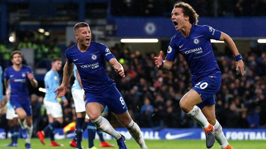 Όμως δεν είναι ο μόνος που επιστρέφει στην «μπλε» πλευρά του Λονδίνου.