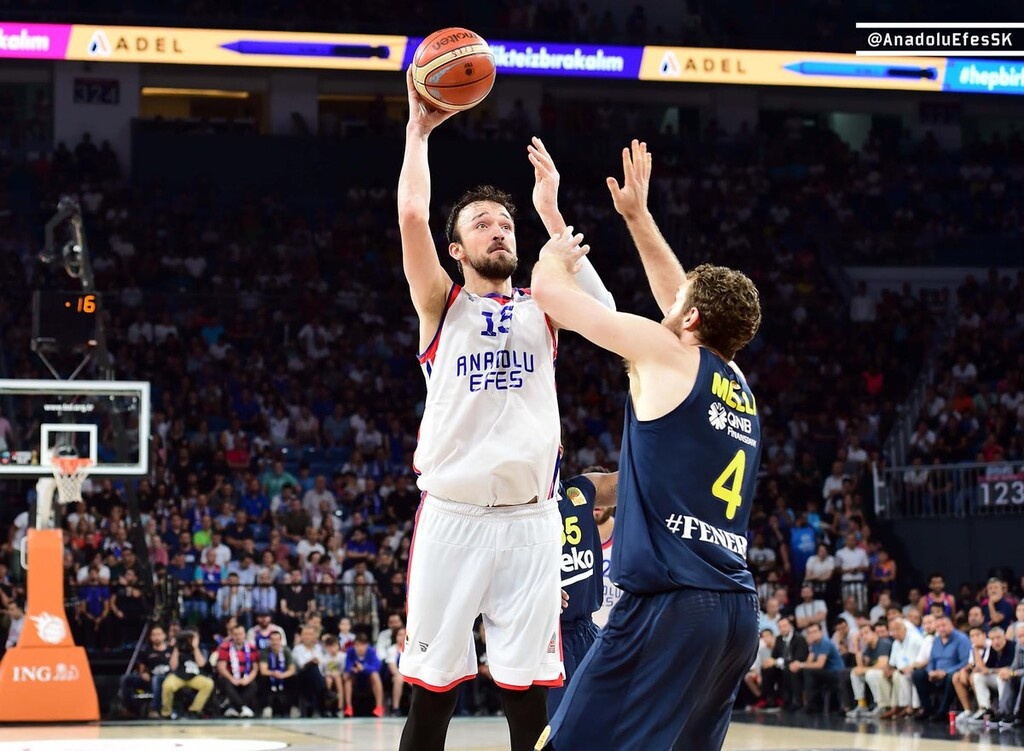 Αναντολού Εφές-Φενέρμπαχτσε 89-74: Επιστροφή στο «θρόνο» με «εξωγήινο» Λάρκιν (videos+photos)