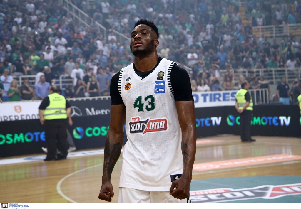 Στο Summer League με τους Μπακς ο Θανάσης Αντετοκούνμπο (photo)