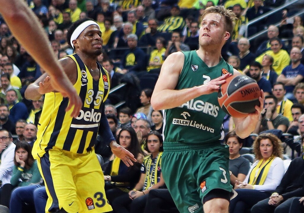 Πήρε Ουόλτερς η Μακάμπι! (photos+video)