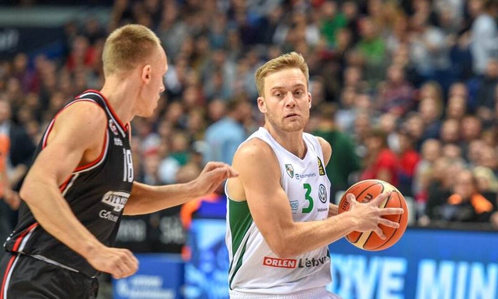 Πήρε Ουόλτερς η Μακάμπι! (photos+video)