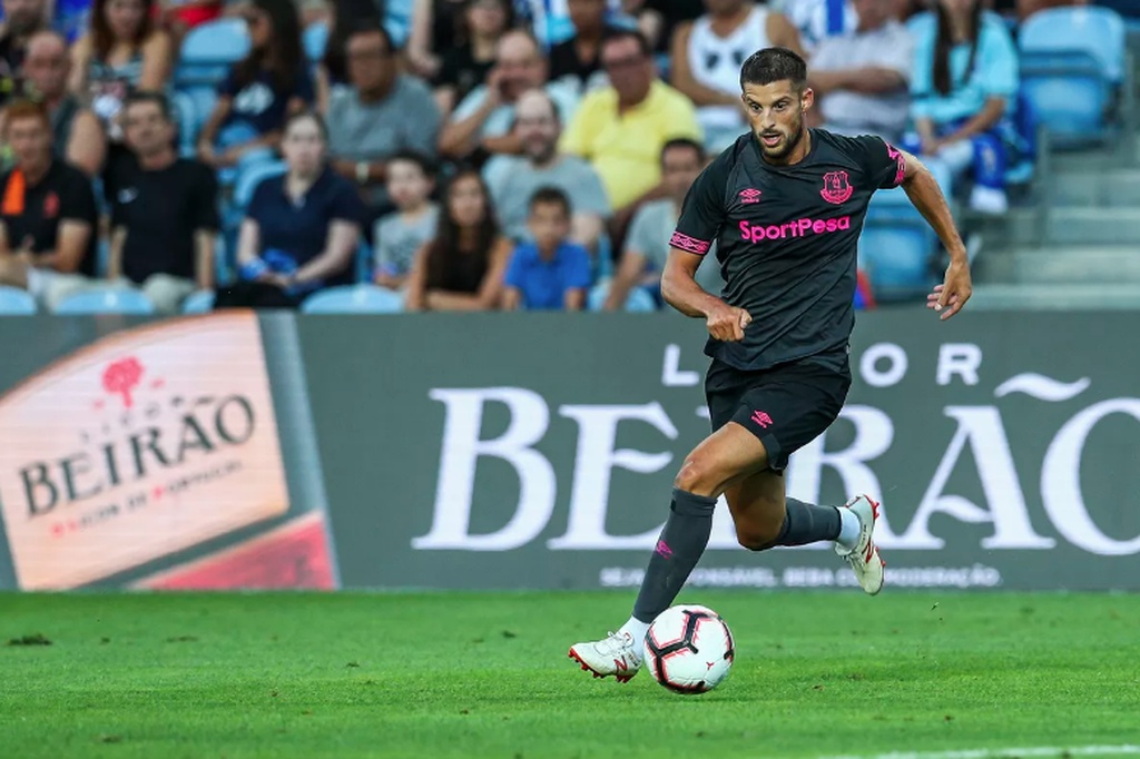 Ο Βέλγος επιθετικός μετά από παρουσία σε Γαλλία, Ελλάδα, Αγγλία και Ιταλία πήρε τη μεγάλη απόφαση. Ποια είναι αυτή;