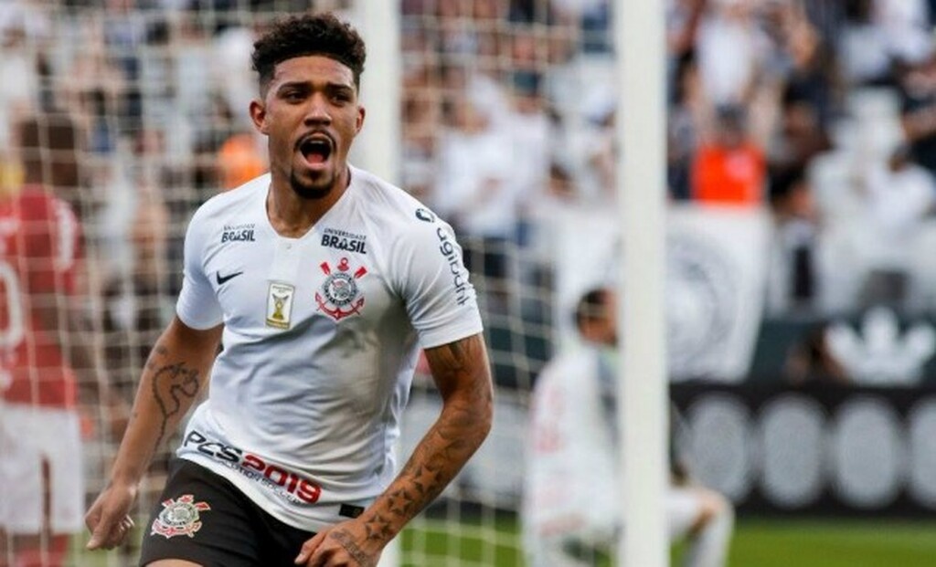 Πρόκειται για τον Ντάγκλας Αουγκούστο της Κορίνθιανς.