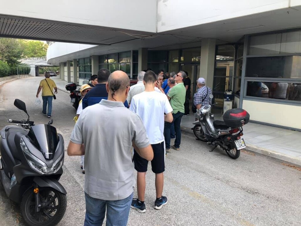 ΑΕΚ: Ουρά για ανανέωση των διαρκείας (photos)