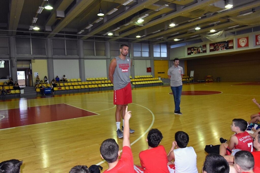 Ολυμπιακός: Με Μπόγρη το Summer Camp των «ερυθρόλευκων» (photos)