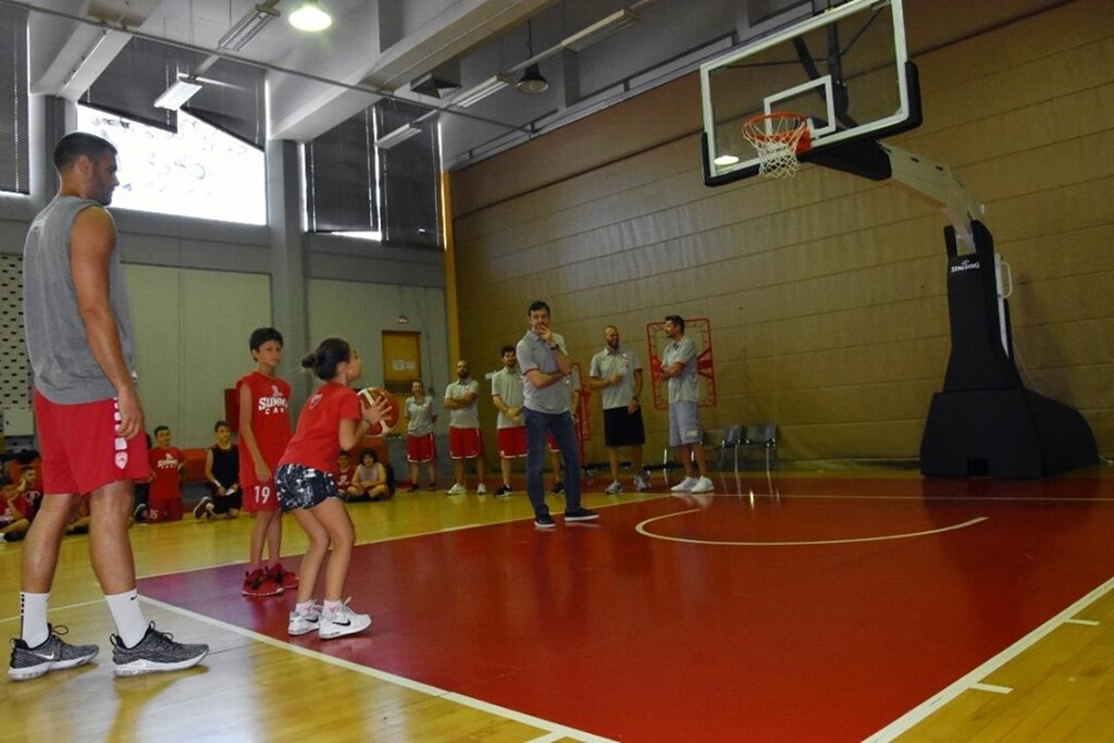 Ολυμπιακός: Με Μπόγρη το Summer Camp των «ερυθρόλευκων» (photos)