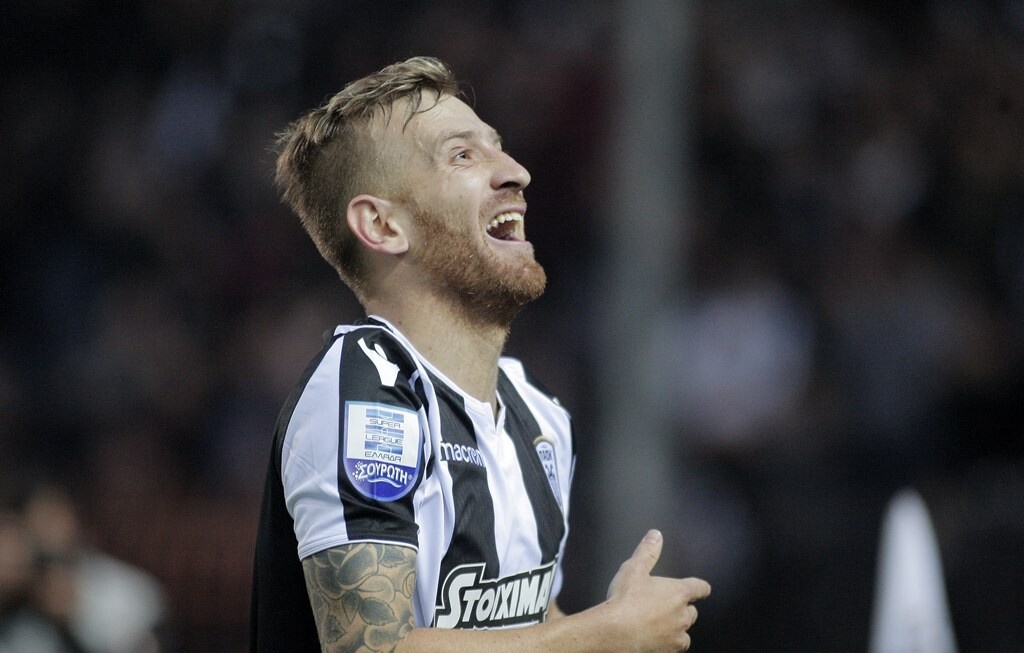 Εξάλλου, με την παραχώρηση του Πέδρο Ενρίκε, θα αδειάσει και μια θέση ξένου στο ρόστερ και ο Ντάγκλας Αουγκούστο δεν διαθέτει κοινοτικό διαβατήριο…