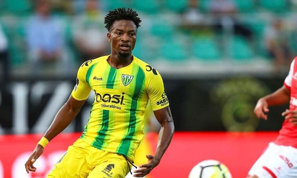 Η δεύτερη περίπτωση είναι του 24χρονου Τζούνιορ Πάιους της Πάκος Φερέιρα, για τον οποίο υπάρχει ανταγωνισμός από την Άντβερπ